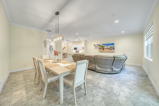 dining area with ornamental molding