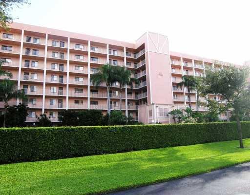 view of building exterior