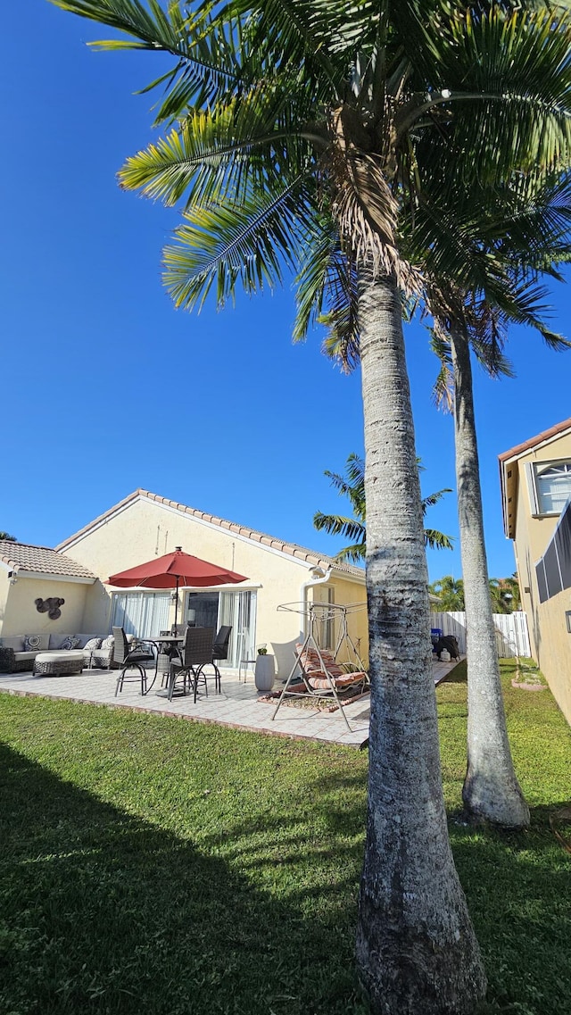 view of yard with a patio