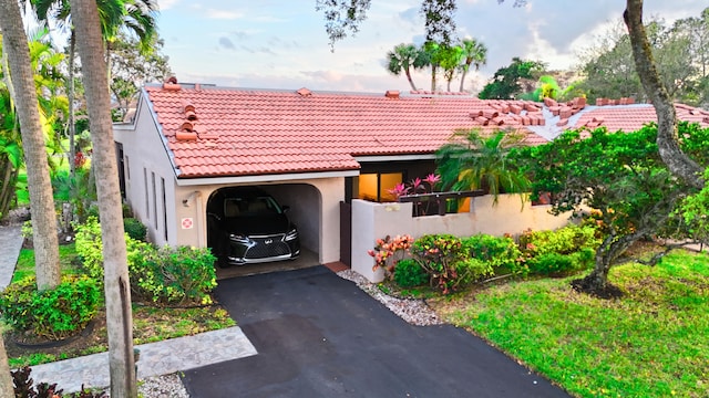 view of front of property featuring a garage