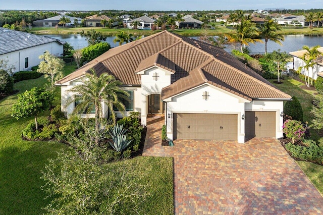 bird's eye view with a water view