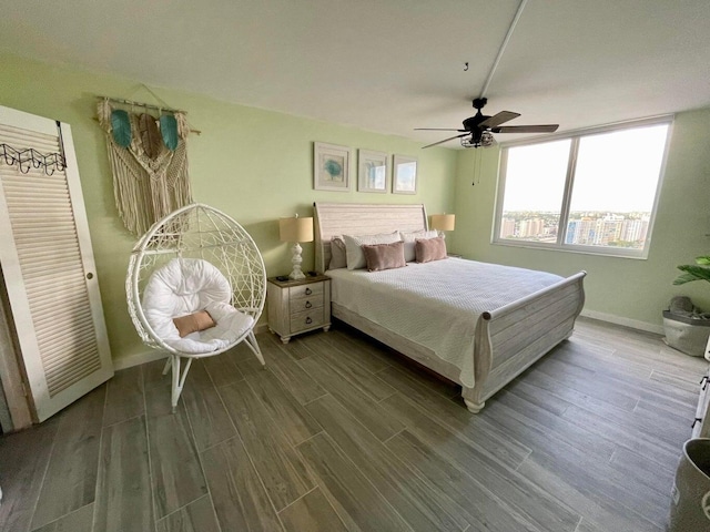 bedroom featuring ceiling fan