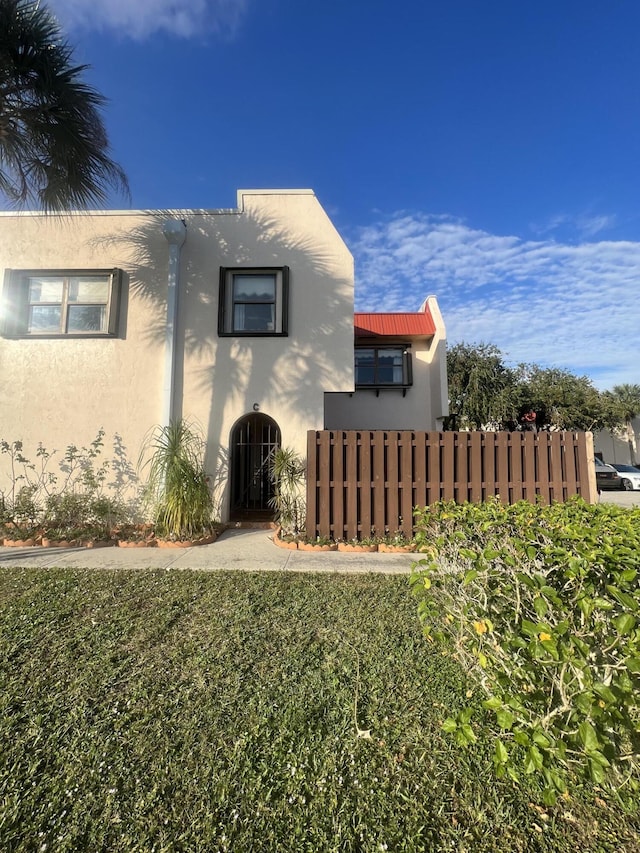 view of home's exterior