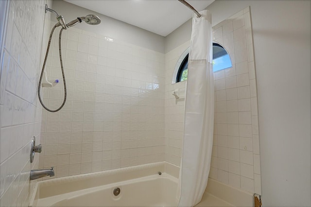 bathroom featuring shower / bath combo