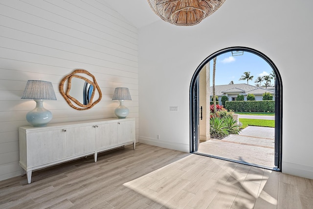 189 Shelter Ln, Jupiter Inlet Colony, FL 33469 - foyer entrance with light wood finished floors and vaulted ceiling