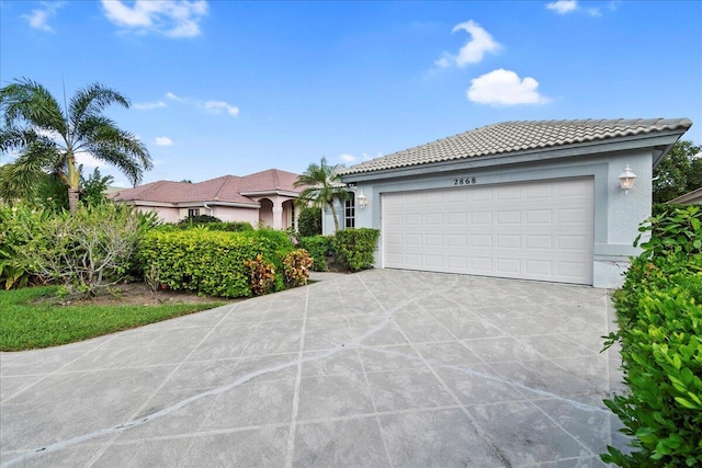 view of front facade featuring a garage