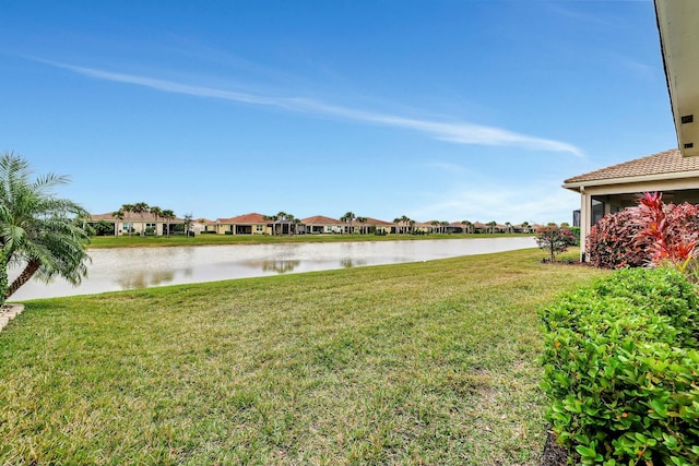 view of yard featuring a water view