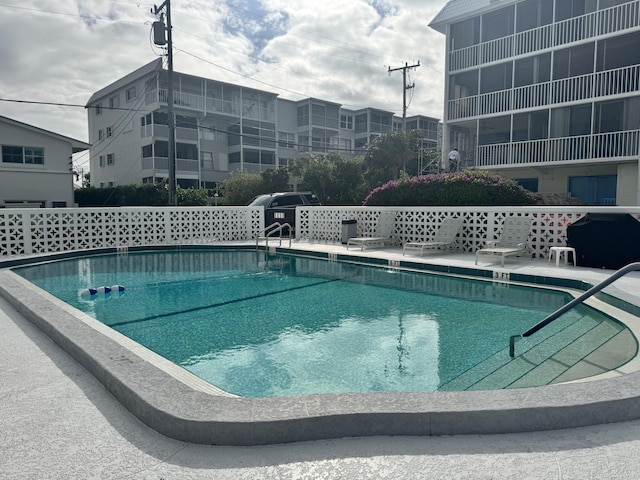 view of swimming pool