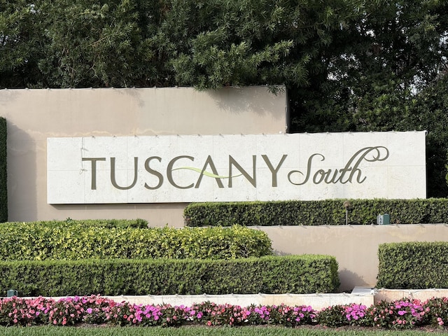 view of community / neighborhood sign