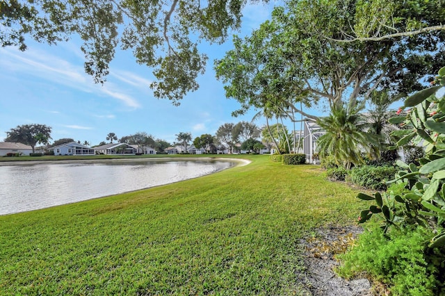 view of yard featuring a water view