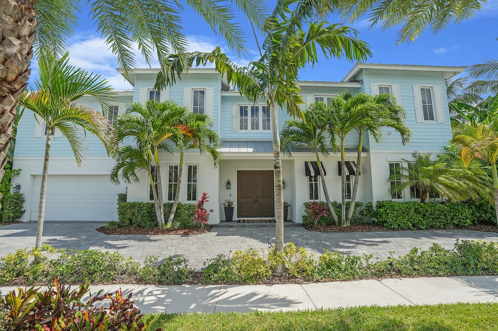 view of front of house with a garage