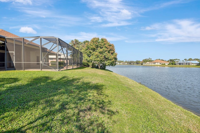 view of yard featuring a water view