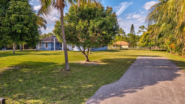 view of front of property with a front yard