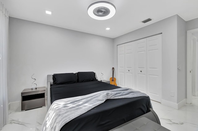 bedroom with a closet