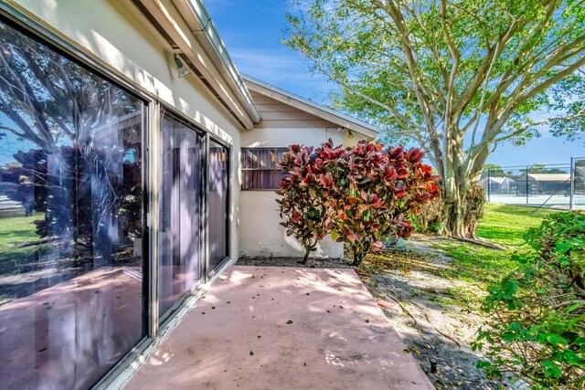 2430 NW 12th St, Delray Beach, FL 33445 - view of patio / terrace