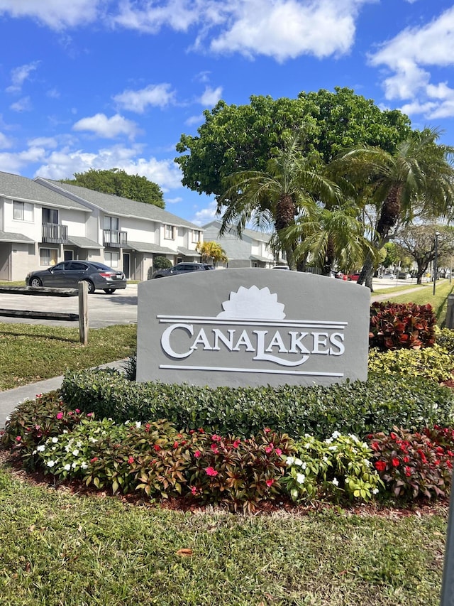 view of community / neighborhood sign