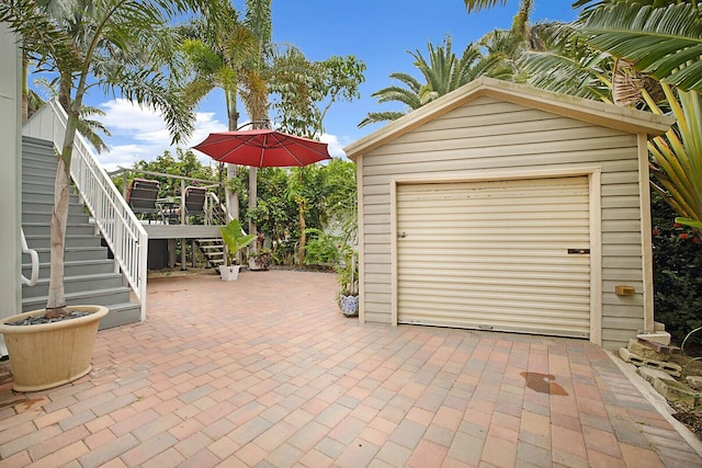 view of detached garage