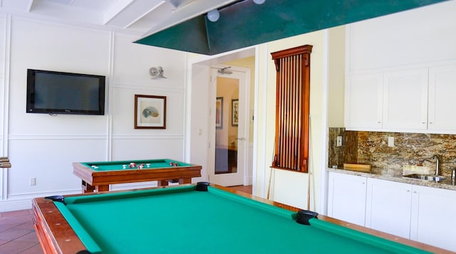 playroom with indoor wet bar, tile patterned flooring, and pool table