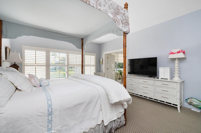 bedroom featuring carpet floors