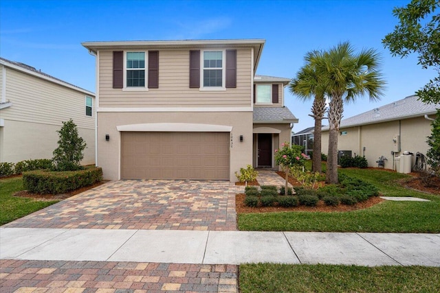 view of front property featuring a garage