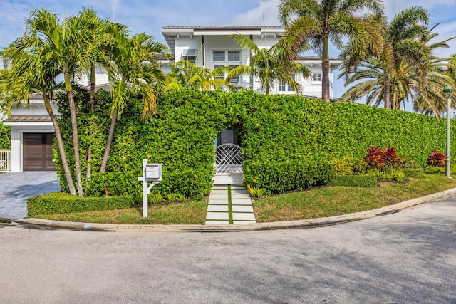 view of front of property featuring a garage