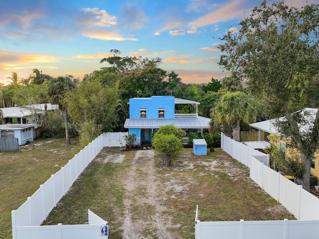 view of aerial view at dusk