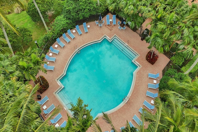 view of swimming pool