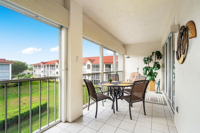 sunroom with a healthy amount of sunlight