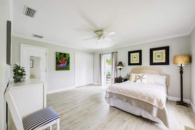 bedroom with crown molding, light wood-type flooring, access to exterior, and ceiling fan