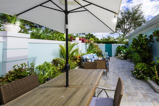 view of patio / terrace featuring an outdoor hangout area