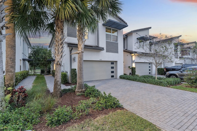 view of front facade featuring a garage