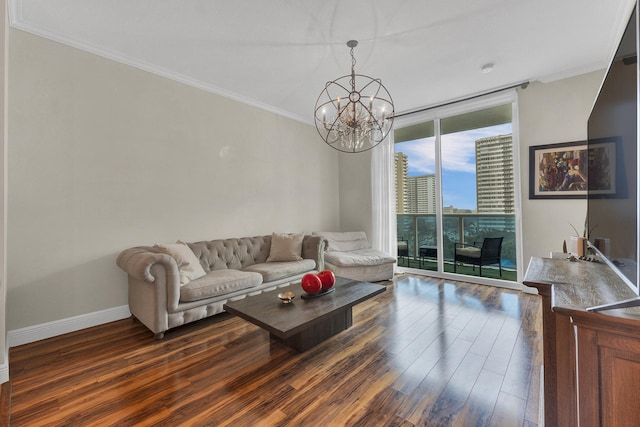 living room featuring a chandelier, expansive windows, crown molding, and dark hardwood / wood-style floors