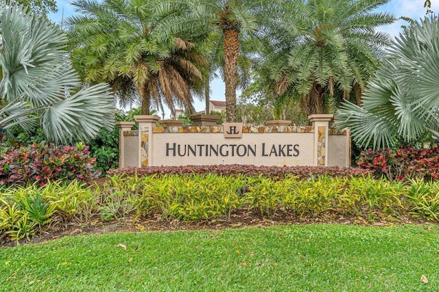 view of community / neighborhood sign