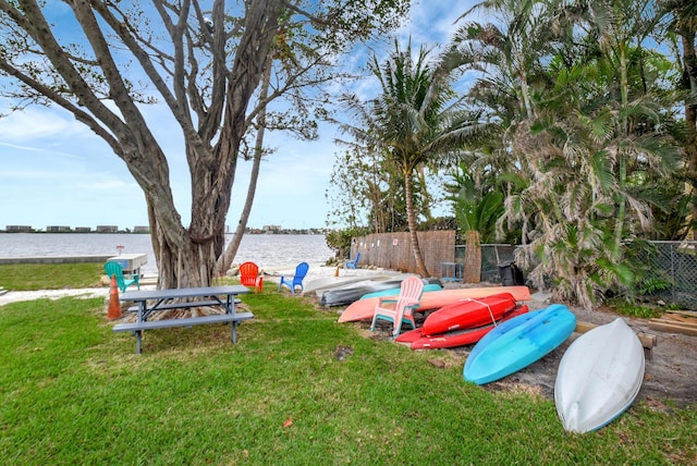 view of yard featuring a water view