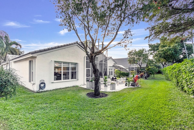 view of yard with a patio area