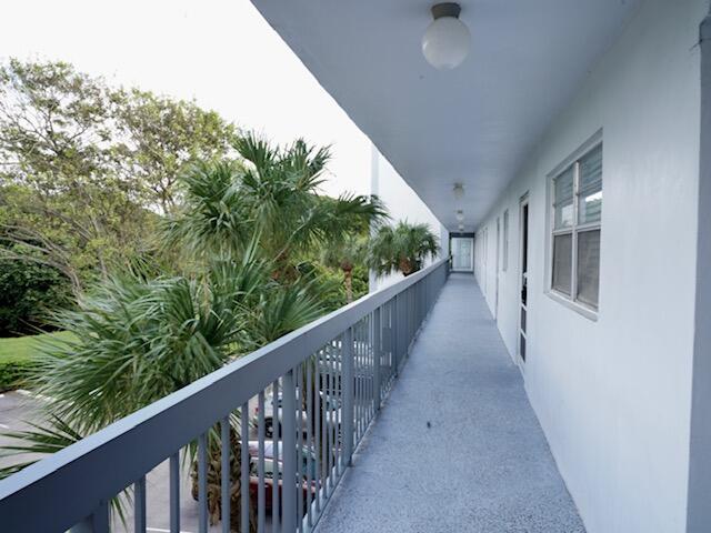 balcony with ceiling fan