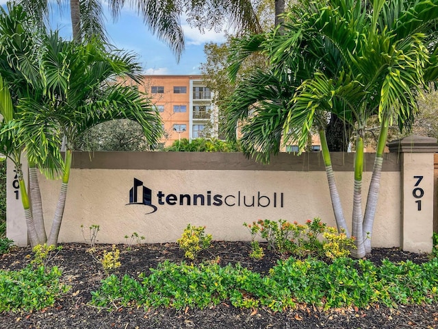 view of community / neighborhood sign