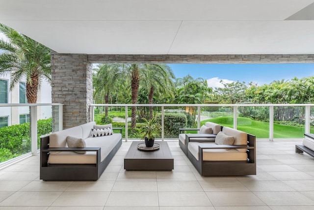 balcony featuring an outdoor hangout area