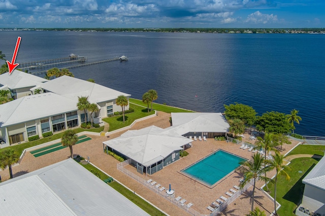 bird's eye view featuring a water view