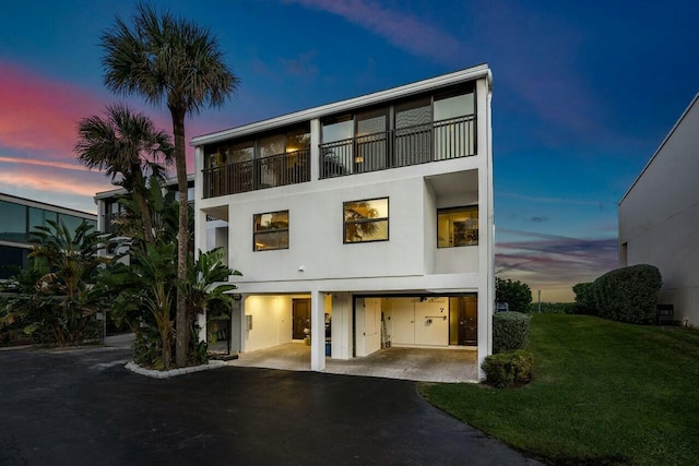 view of front of home featuring a yard