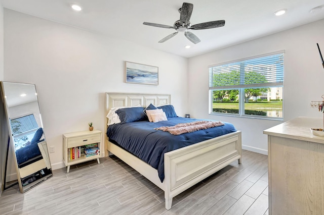 bedroom with ceiling fan