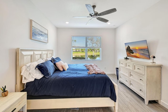 bedroom featuring ceiling fan