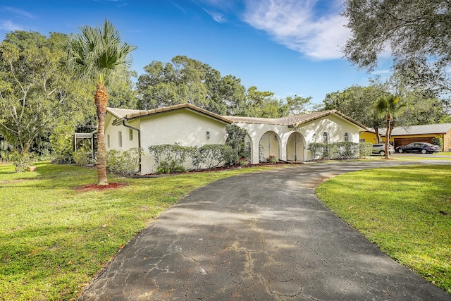 view of front of house with a front yard