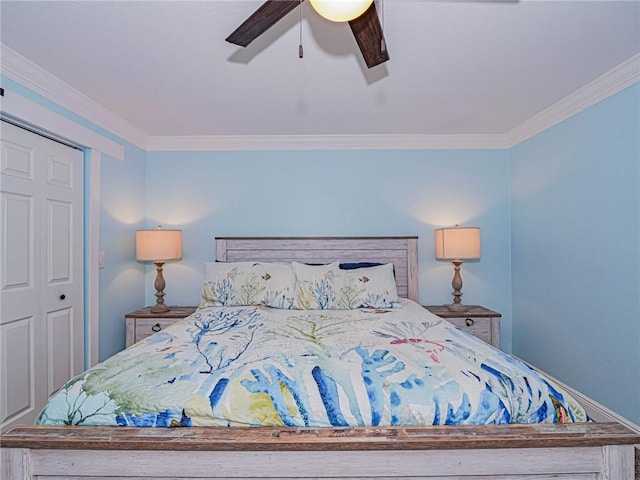 bedroom with ceiling fan, a closet, and ornamental molding