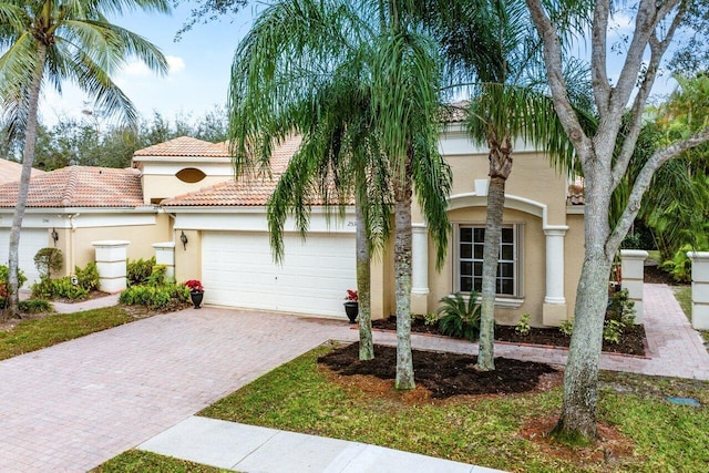 view of mediterranean / spanish-style house