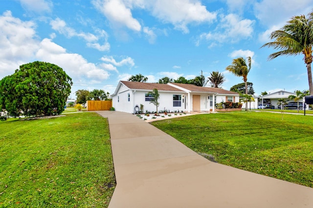 view of front of property with a front yard