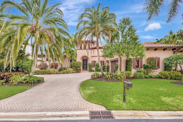 view of front of house with a front yard