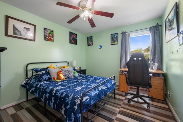 bedroom featuring ceiling fan