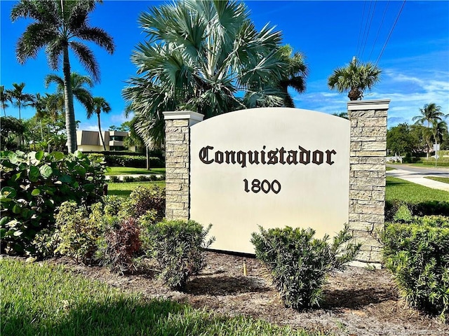 view of community / neighborhood sign