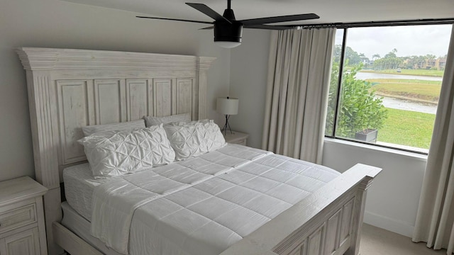 bedroom with ceiling fan